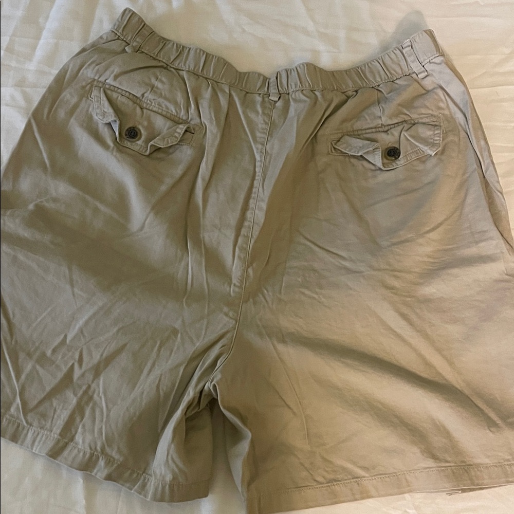 Crazy Horse by Liz Claiborne Women’s Cargo Shorts – Size 14 - Picture 3 of 3